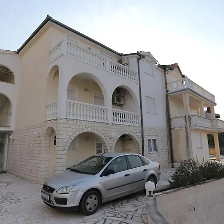 Apartments By The Sea Arbanija, Ciovo - 10347 * Trogir