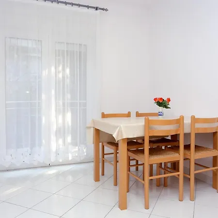 Apartments By The Sea Arbanija, Ciovo - 10347 *