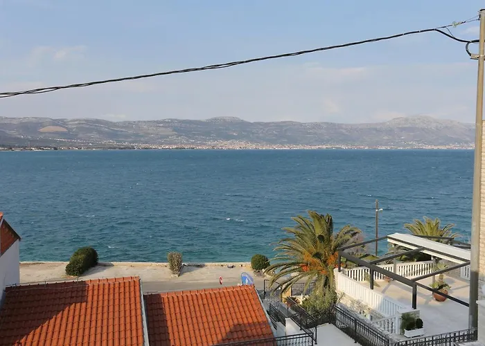 Apartments By The Sea Arbanija, Ciovo - 10347